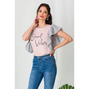 Tricou Good Vibes roz cu volane maxi pe maneci