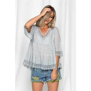 Bluza Madison gri din dantela cu maneci trei sferturi