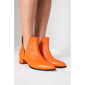 Botine joase orange cu decupaj