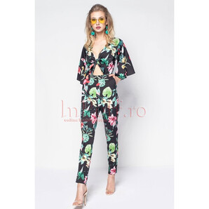 Salopeta Pretty Girl neagra cu imprimeu floral