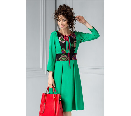 Rochie Moze Melor verde in cute cu broderie traditionala