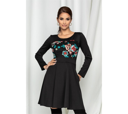 Rochie Katya neagra cu broderie florala colorata la bust