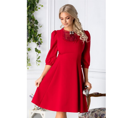 Rochie LaDonna marsala cu dantela si brosa la bust