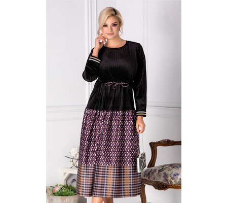 Rochie Georgie neagra cu imprimeu bordo la baza
